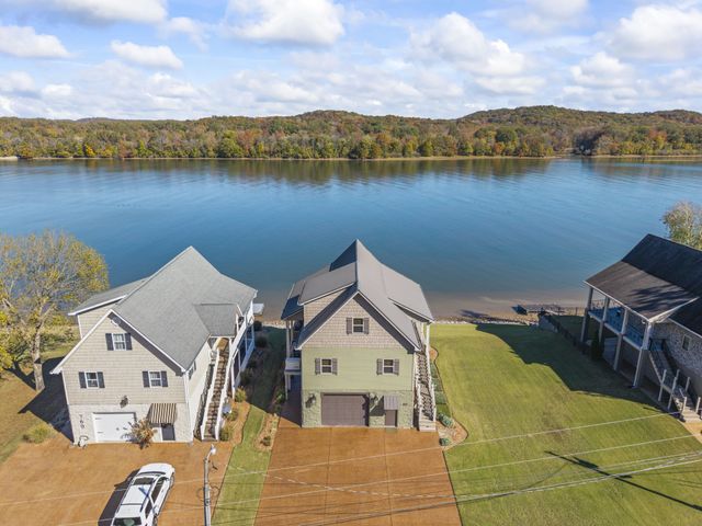 744 Miracle Rd, Decaturville, TN 38329