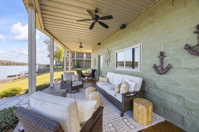 744 Miracle Rd, Decaturville, TN 38329