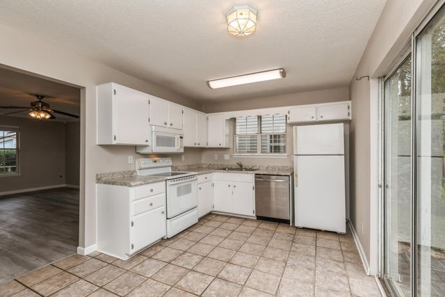 3036 Yorktown Circle, Fort Walton Beach, FL 32547