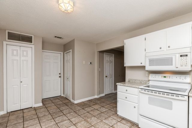 3036 Yorktown Circle, Fort Walton Beach, FL 32547