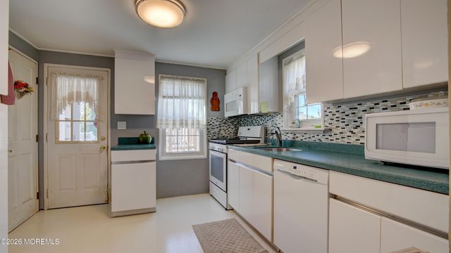 39 Harrison Street, Sayreville, NJ 08872