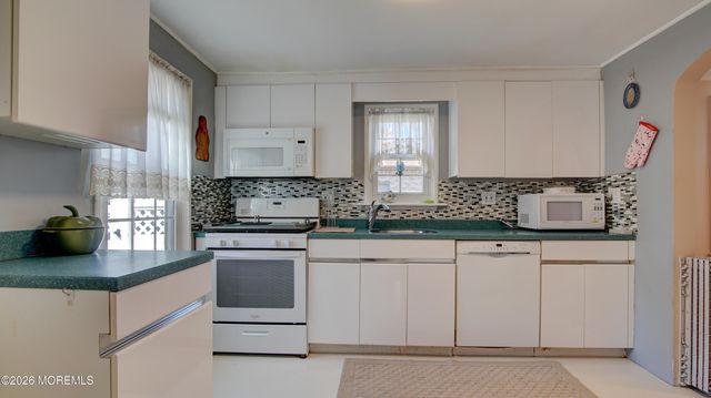 39 Harrison Street, Sayreville, NJ 08872