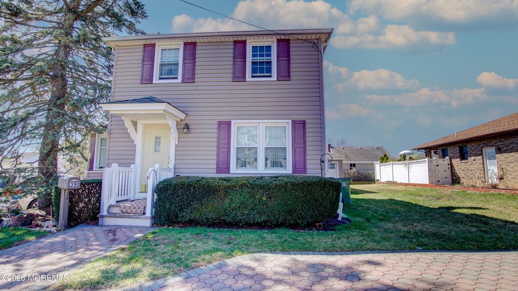 39 Harrison Street, Sayreville, NJ 08872