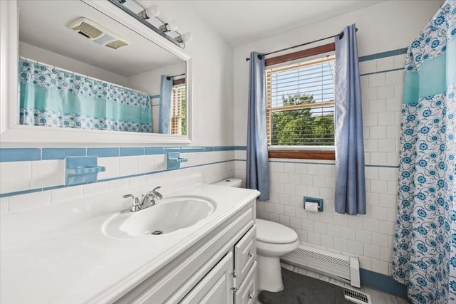 82 Midland Rd, Somerset, MA 02726