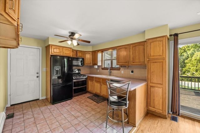 82 Midland Rd, Somerset, MA 02726
