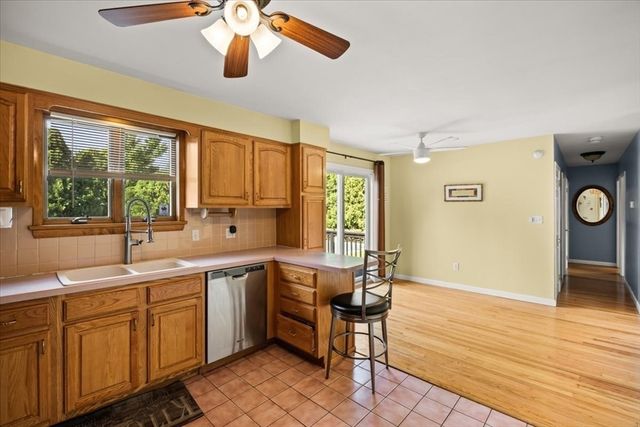 82 Midland Rd, Somerset, MA 02726