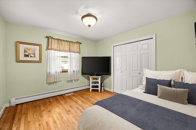82 Midland Rd, Somerset, MA 02726