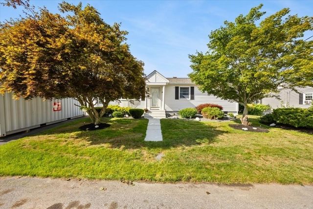 82 Midland Rd, Somerset, MA 02726