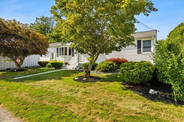 82 Midland Rd, Somerset, MA 02726