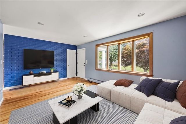 82 Midland Rd, Somerset, MA 02726