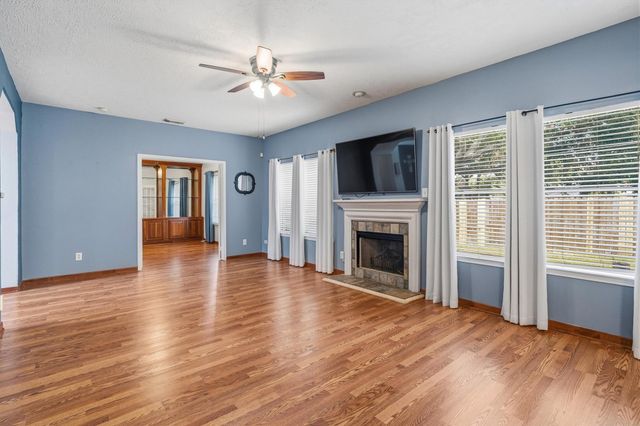 1107 Elmgrove Park Lane, Seabrook, TX 77586