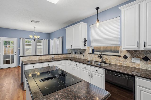 1107 Elmgrove Park Lane, Seabrook, TX 77586