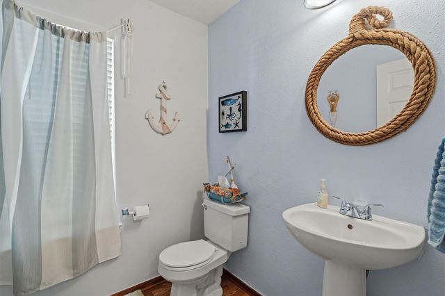 1107 Elmgrove Park Lane, Seabrook, TX 77586
