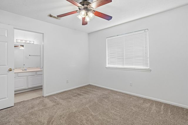 1107 Elmgrove Park Lane, Seabrook, TX 77586