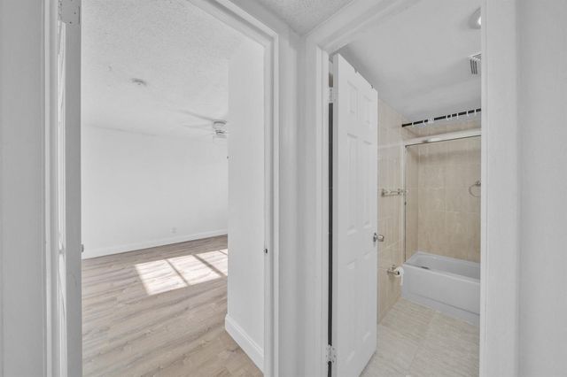 7541 NW 16th Street 1411, Plantation, FL 33313