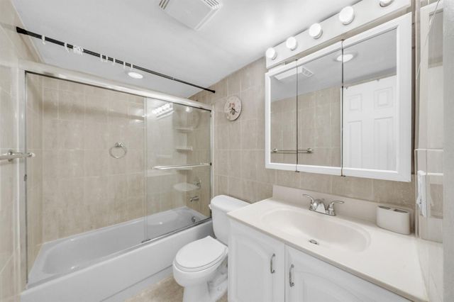 7541 NW 16th Street 1411, Plantation, FL 33313