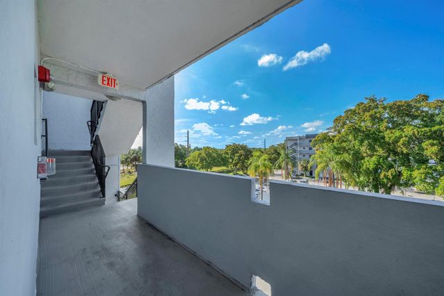 7541 NW 16th Street 1411, Plantation, FL 33313