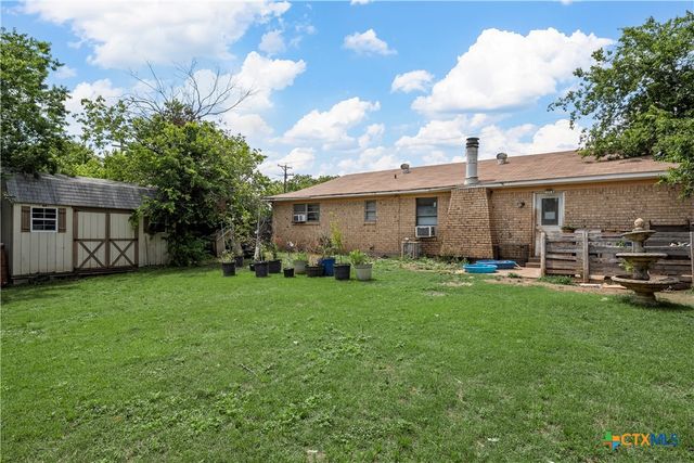 812 W Warren Street, Hewitt, TX 76643