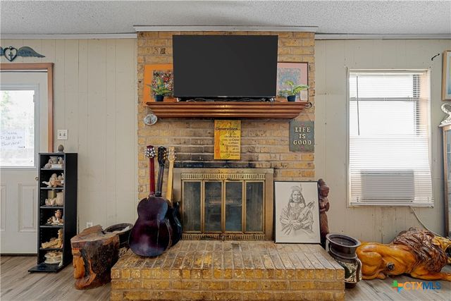 812 W Warren Street, Hewitt, TX 76643
