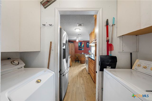 812 W Warren Street, Hewitt, TX 76643