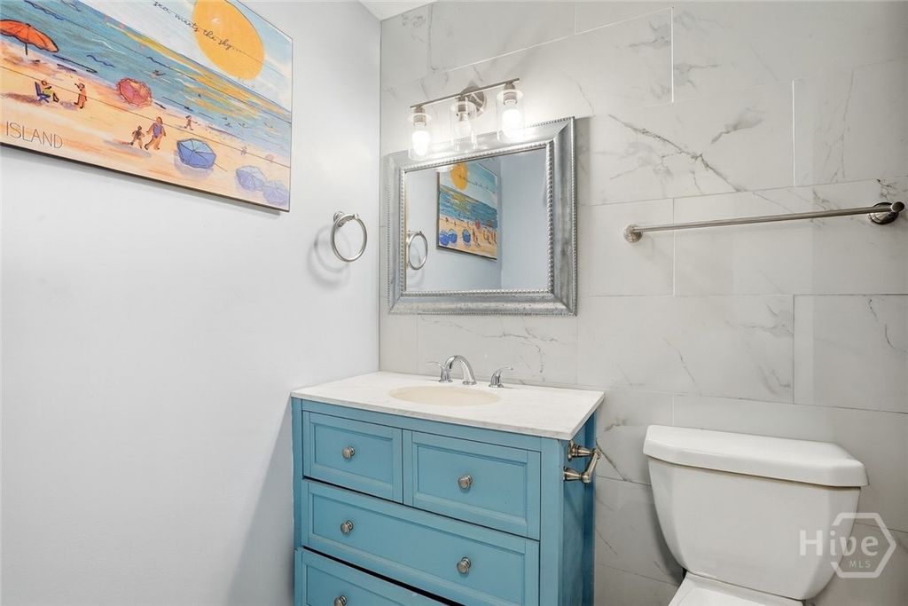 Image 7 of property listing at 123 Wassaw Road, Savannah, GA 31410