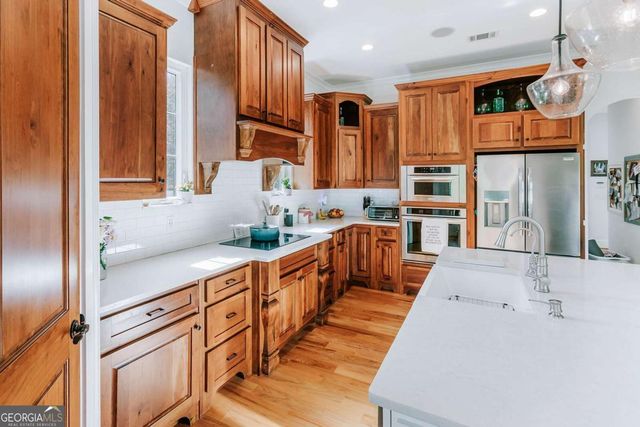 3881 Alexandria Drive, Gainesville, GA 30506