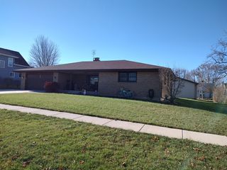 1221 Warren Avenue, Belvidere, IL 61008