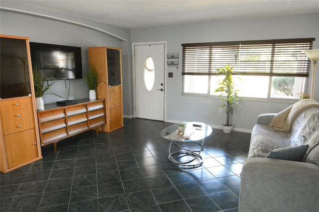 2606 E CRYSTAL LAKE AVENUE, Orlando, FL 32806