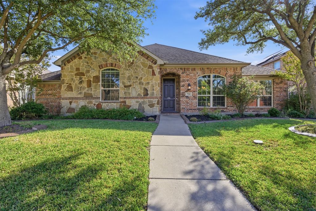 7114 Waterbury Drive, Rowlett, TX 75089