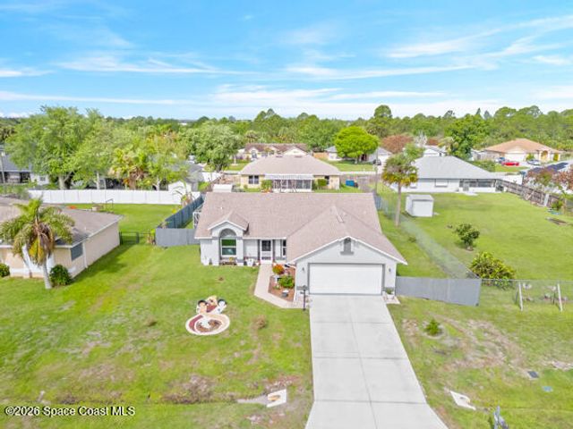 1670 Barnes Avenue NW, Palm Bay, FL 32907