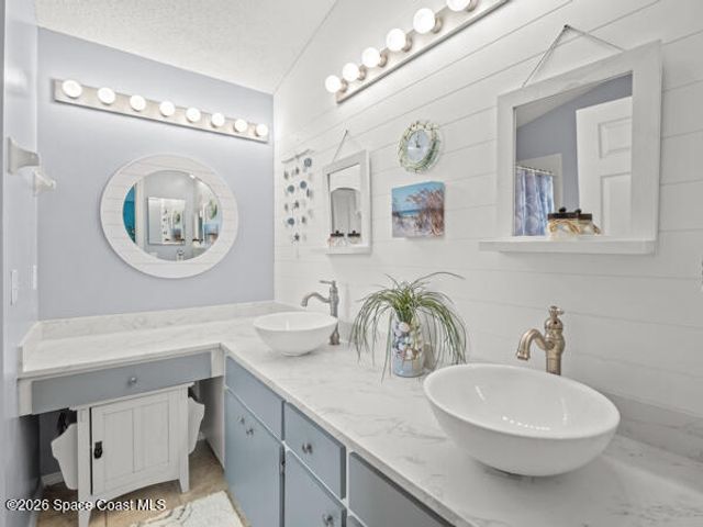 1670 Barnes Avenue NW, Palm Bay, FL 32907