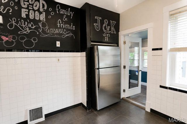 5123 Goethe Avenue, St Louis, MO 63109