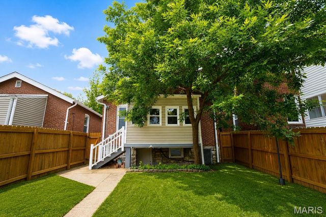 5123 Goethe Avenue, St Louis, MO 63109