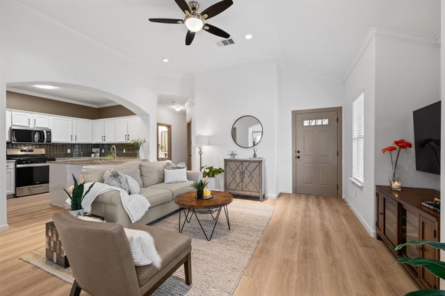 6801 Beckett RD 106L, Austin, TX 78749