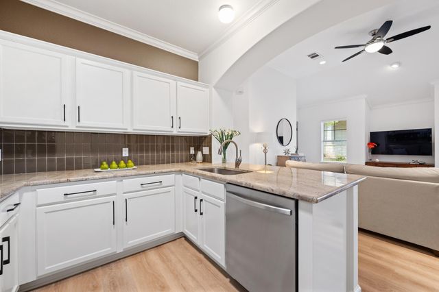 6801 Beckett RD 106L, Austin, TX 78749