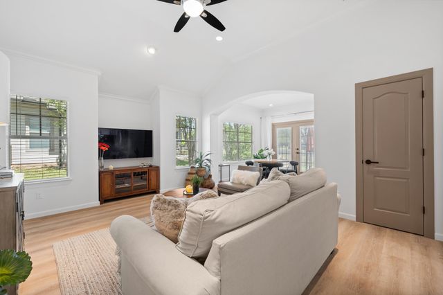 6801 Beckett RD 106L, Austin, TX 78749