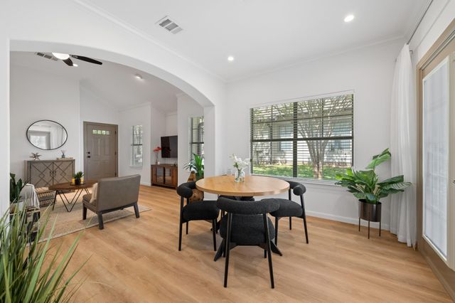 6801 Beckett RD 106L, Austin, TX 78749