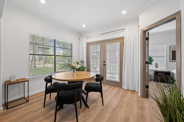 6801 Beckett RD 106L, Austin, TX 78749