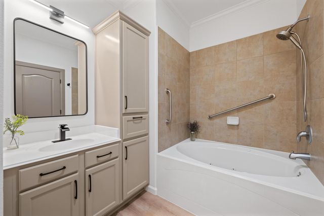 6801 Beckett RD 106L, Austin, TX 78749