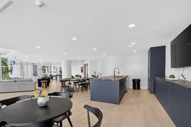 350 NE 24th St 1405, Miami, FL 33137