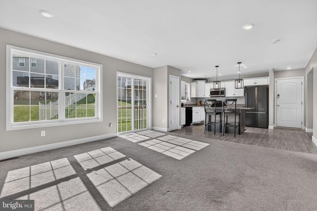 303 MAGNOLIA LN, New Providence, PA 17560