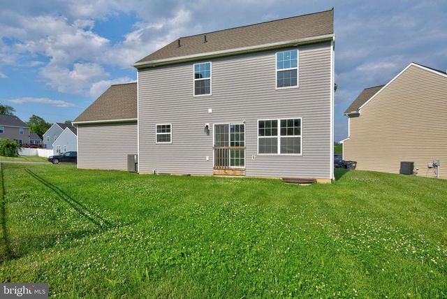 303 MAGNOLIA LN, New Providence, PA 17560