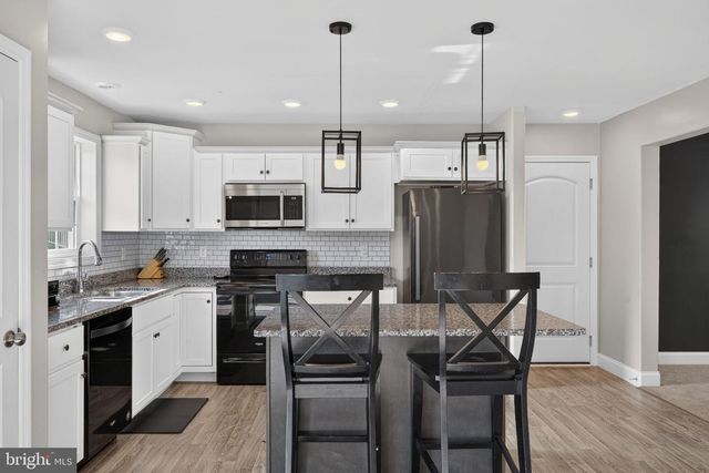 303 MAGNOLIA LN, New Providence, PA 17560