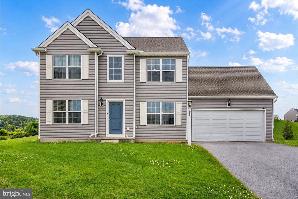 303 MAGNOLIA LN, New Providence, PA 17560