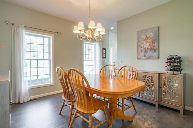 59 Rosegate Farm Drive, Manchester, NH 03109