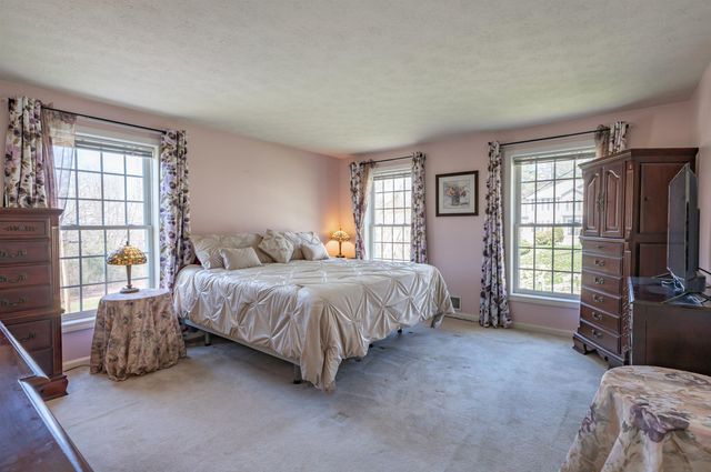59 Rosegate Farm Drive, Manchester, NH 03109