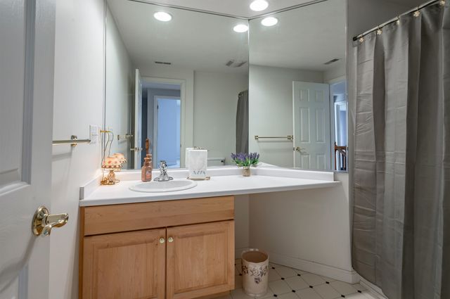 59 Rosegate Farm Drive, Manchester, NH 03109