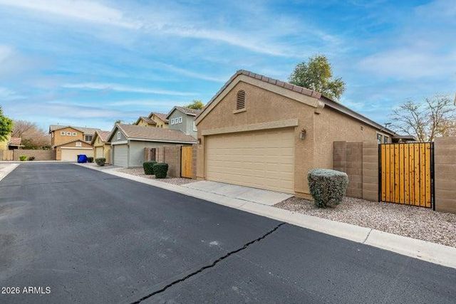 2854 S Peel Drive, Gilbert, AZ 85295
