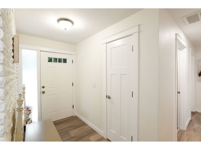 1780 Clover Ridge Rd Ne, Albany, OR 97321