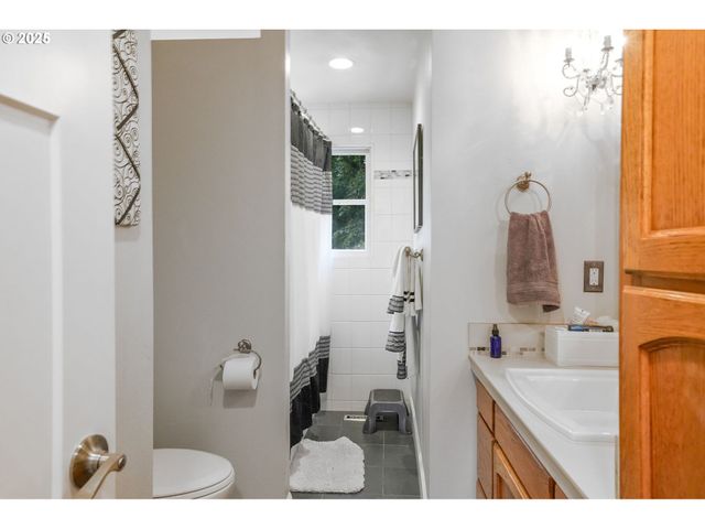 1780 Clover Ridge Rd Ne, Albany, OR 97321